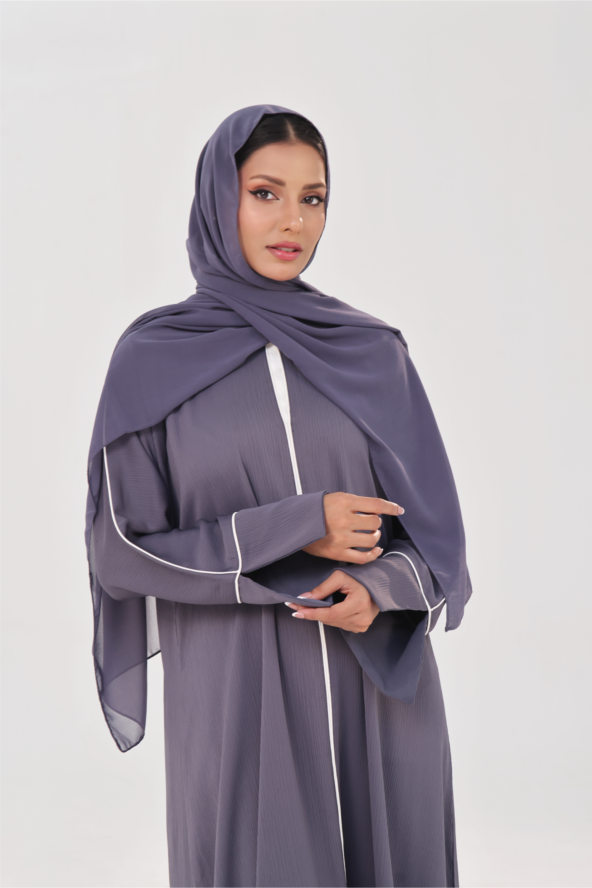 Everyday Staple Slit-sleeved Abaya - Steel Grey