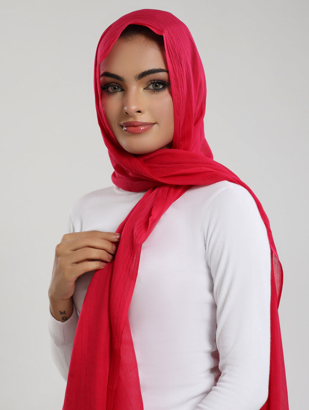 Airy Bamboo Lawn Hijab - Fuchsia Pink