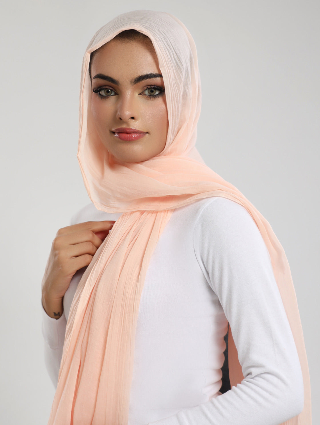 Airy Bamboo Lawn Hijab - Peach Glow