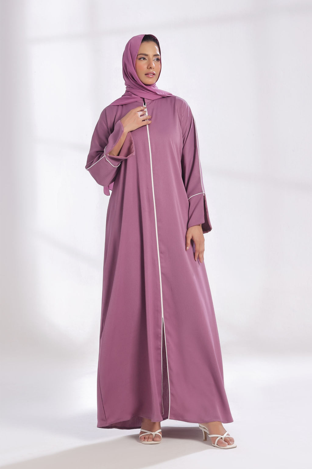 Everyday Staple Slit-sleeved Abaya - Bare Blossom
