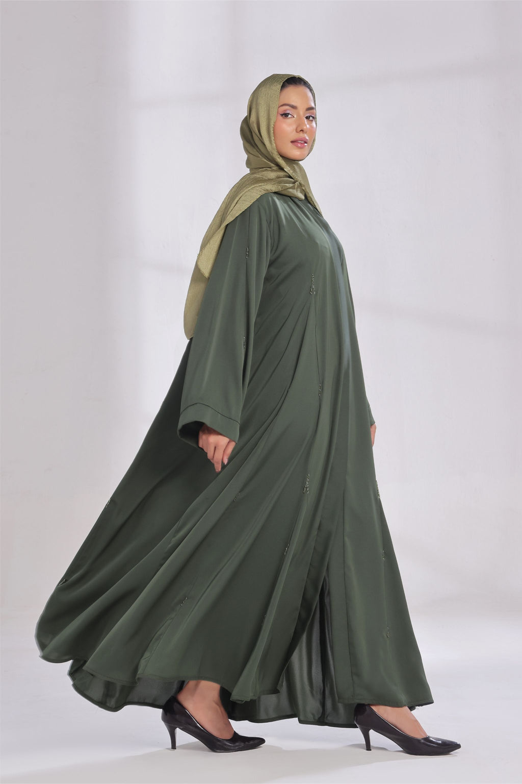 Verdant Flowy Cut Abaya