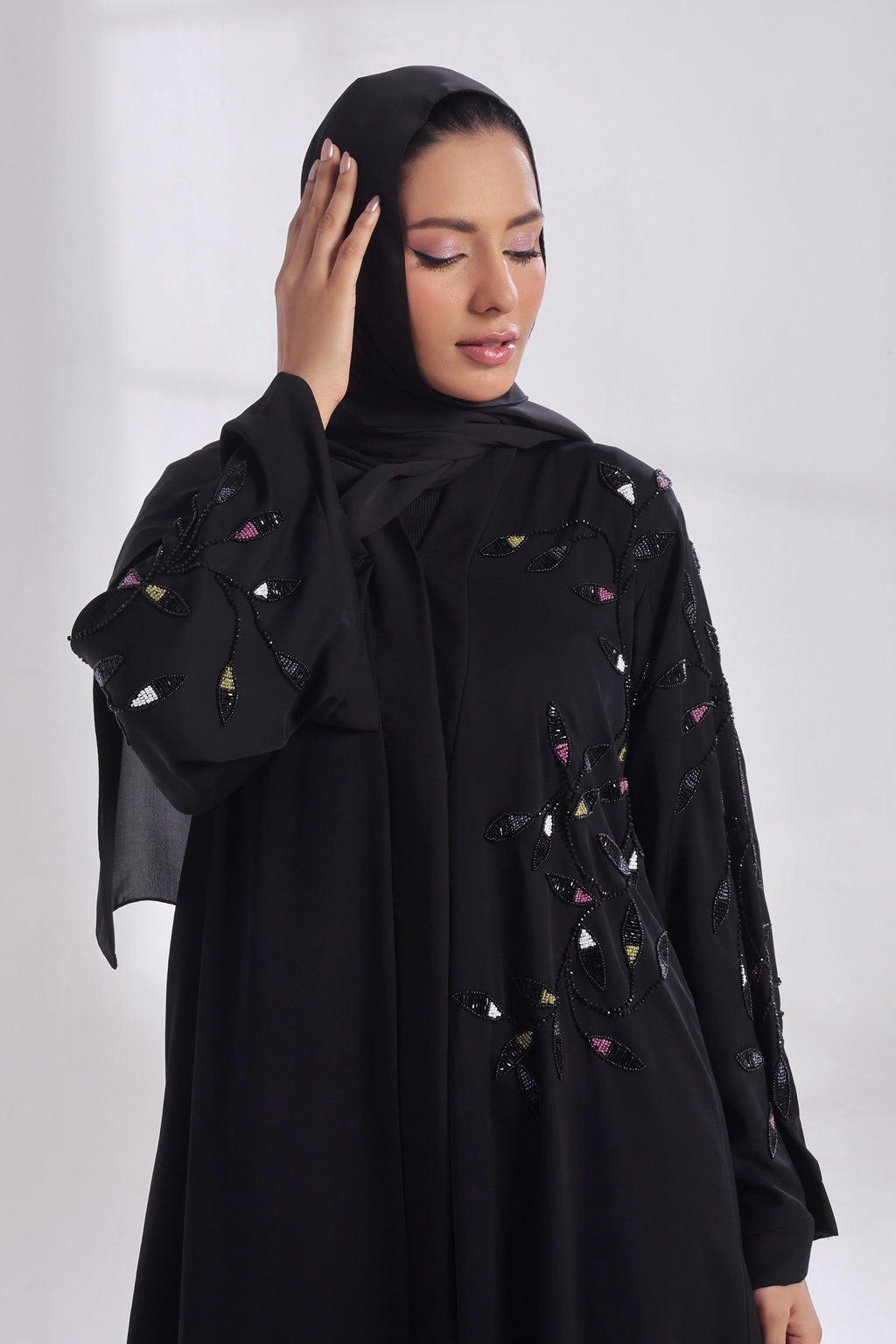 Thread Symphony Onyx Abaya