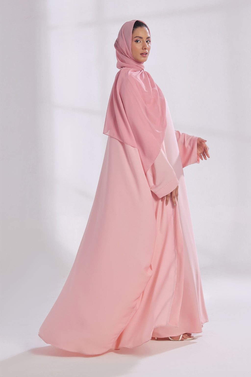 Luxe Layer Farasha Cut Abaya - Soft Peach
