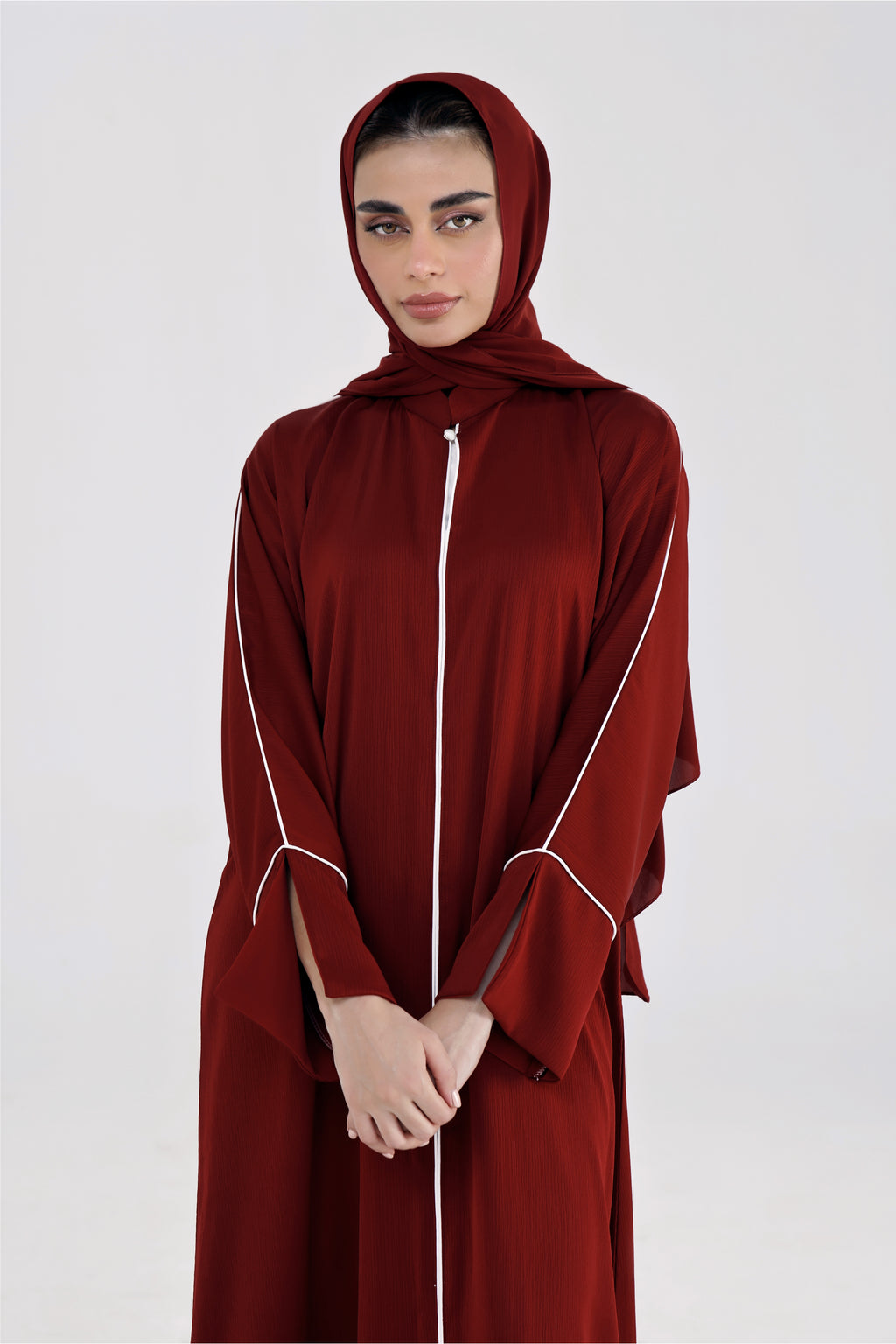 Everyday Staple Slit-sleeved Abaya - Maroon