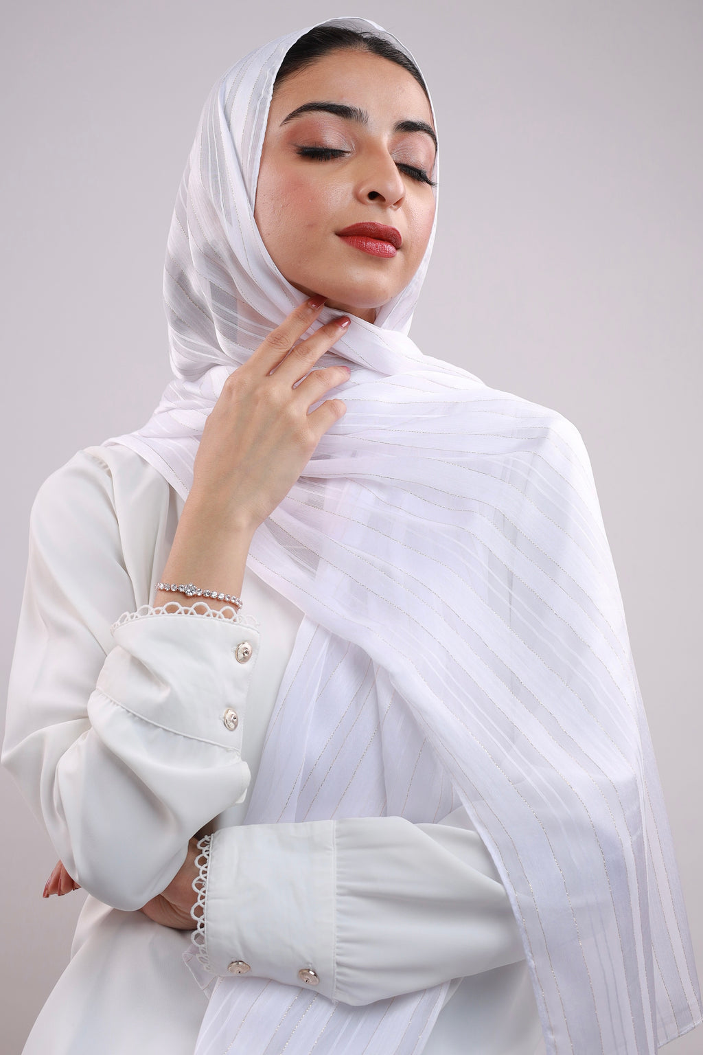 Opulence - White