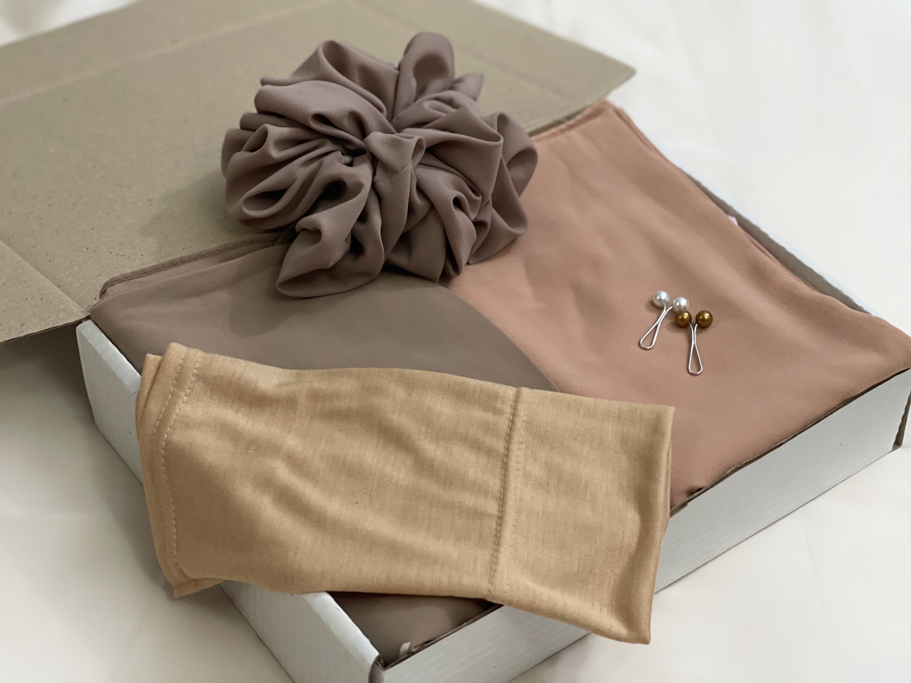 Hijab Gift Set - Warm Nude